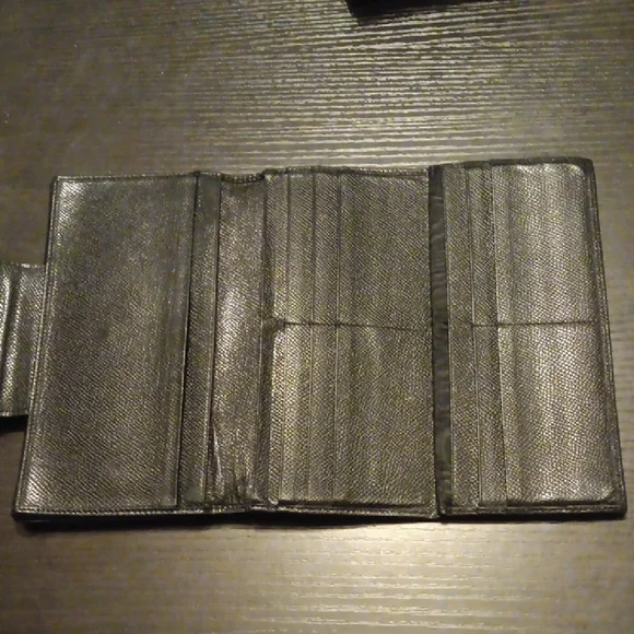 BVLGARI Vintage Rare Black Wallet with Snap Closure (EUC) - Picture 4 of 12